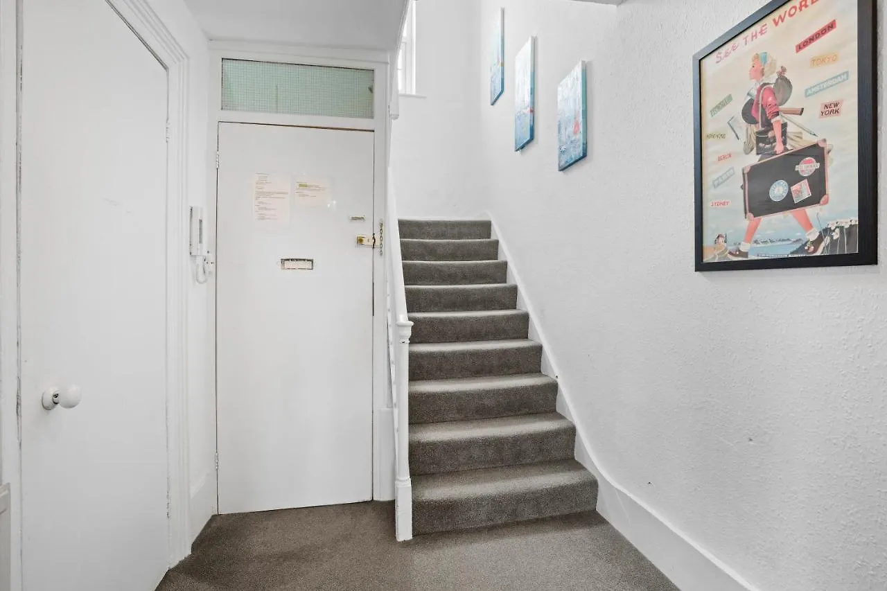 Apartamento Escape To The Sea Large Property- Beach 150 Meters- Sleeps 5 - Fast Wifi Brighton Reino Unido